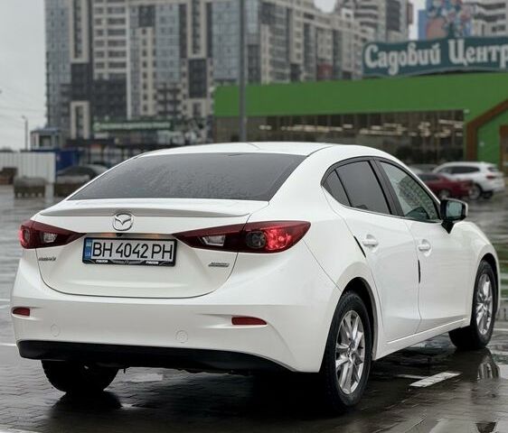 Белый Мазда 3, объемом двигателя 2 л и пробегом 151 тыс. км за 9000 $, фото 6 на Automoto.ua