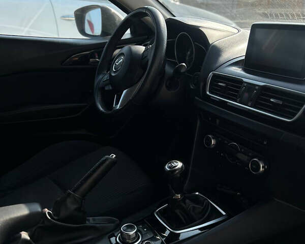 Белый Мазда 3, объемом двигателя 2.2 л и пробегом 256 тыс. км за 8900 $, фото 11 на Automoto.ua
