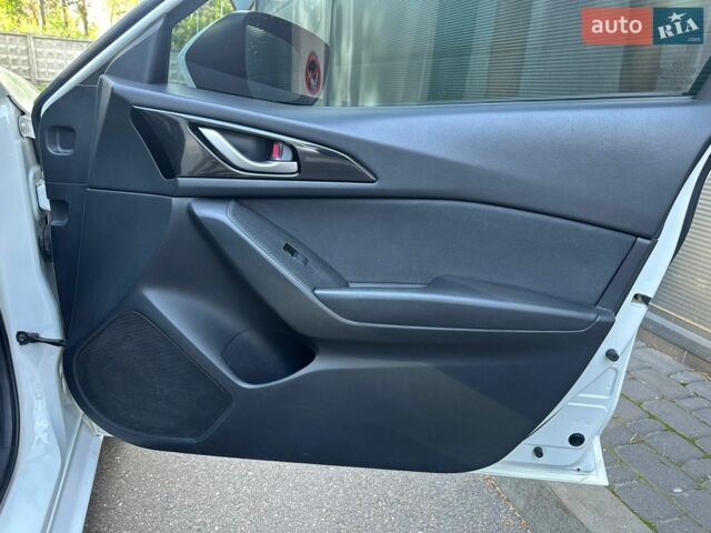 Білий Мазда 3, об'ємом двигуна 1.5 л та пробігом 129 тис. км за 11500 $, фото 26 на Automoto.ua