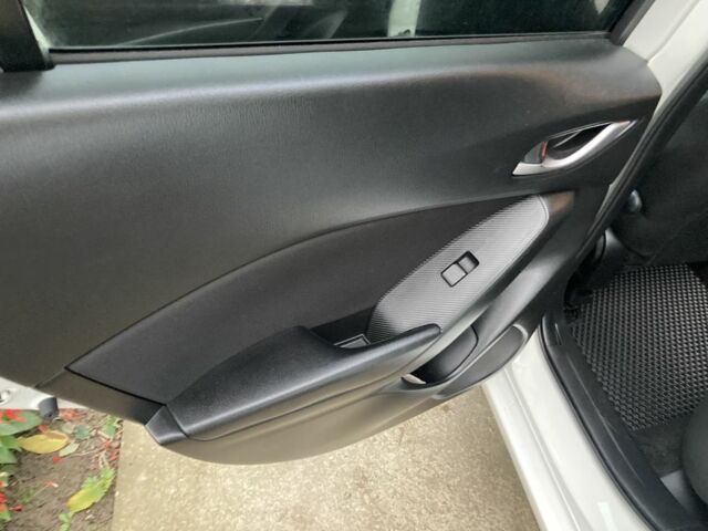 Білий Мазда 3, об'ємом двигуна 2.2 л та пробігом 264 тис. км за 9600 $, фото 11 на Automoto.ua