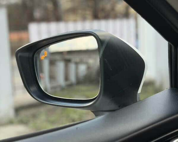 Білий Мазда 3, об'ємом двигуна 2.19 л та пробігом 267 тис. км за 9950 $, фото 19 на Automoto.ua