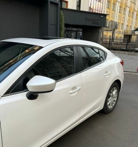 Білий Мазда 3, об'ємом двигуна 2 л та пробігом 177 тис. км за 12300 $, фото 2 на Automoto.ua