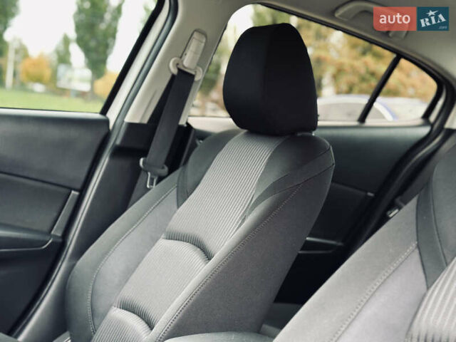 Белый Мазда 3, объемом двигателя 2 л и пробегом 208 тыс. км за 8899 $, фото 43 на Automoto.ua