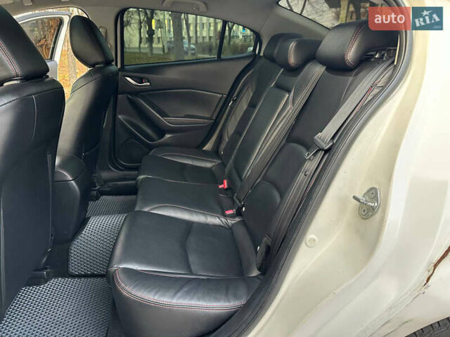 Білий Мазда 3, об'ємом двигуна 2 л та пробігом 276 тис. км за 7999 $, фото 33 на Automoto.ua