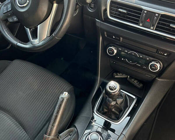 Белый Мазда 3, объемом двигателя 2.2 л и пробегом 256 тыс. км за 8900 $, фото 8 на Automoto.ua