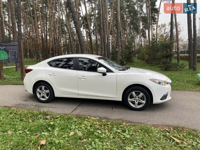 Білий Мазда 3, об'ємом двигуна 2 л та пробігом 175 тис. км за 9000 $, фото 3 на Automoto.ua