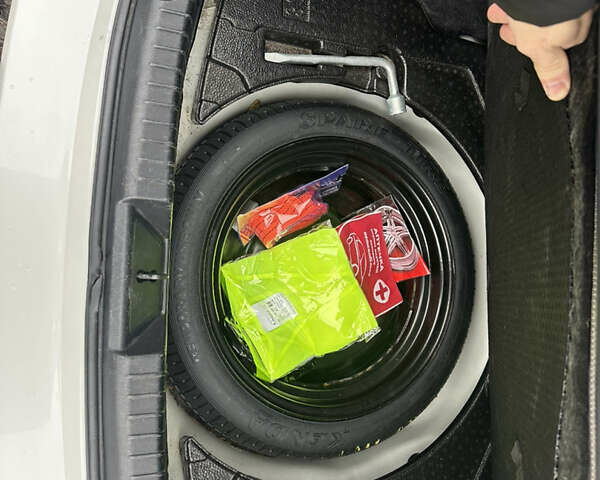 Белый Мазда 3, объемом двигателя 2 л и пробегом 173 тыс. км за 8700 $, фото 52 на Automoto.ua