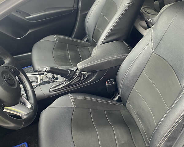 Білий Мазда 3, об'ємом двигуна 2 л та пробігом 175 тис. км за 9000 $, фото 17 на Automoto.ua