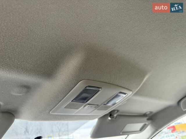 Белый Мазда 3, объемом двигателя 2 л и пробегом 114 тыс. км за 10900 $, фото 13 на Automoto.ua