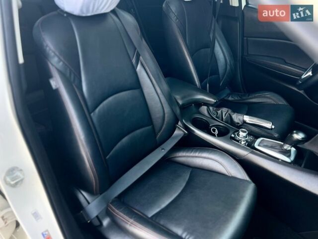 Белый Мазда 3, объемом двигателя 2 л и пробегом 160 тыс. км за 10999 $, фото 25 на Automoto.ua