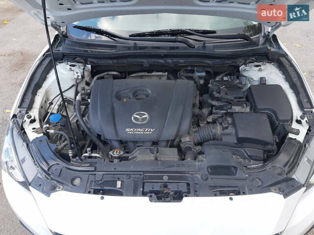 Белый Мазда 3, объемом двигателя 2 л и пробегом 211 тыс. км за 9300 $, фото 9 на Automoto.ua