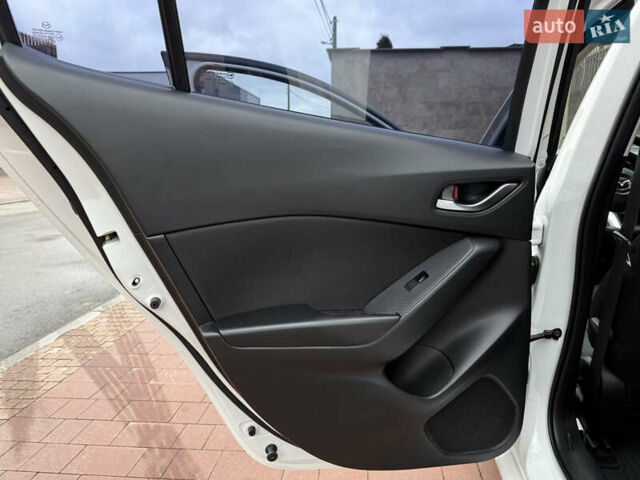 Белый Мазда 3, объемом двигателя 1.5 л и пробегом 98 тыс. км за 14300 $, фото 48 на Automoto.ua