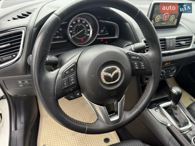 Белый Мазда 3, объемом двигателя 2 л и пробегом 114 тыс. км за 10900 $, фото 16 на Automoto.ua