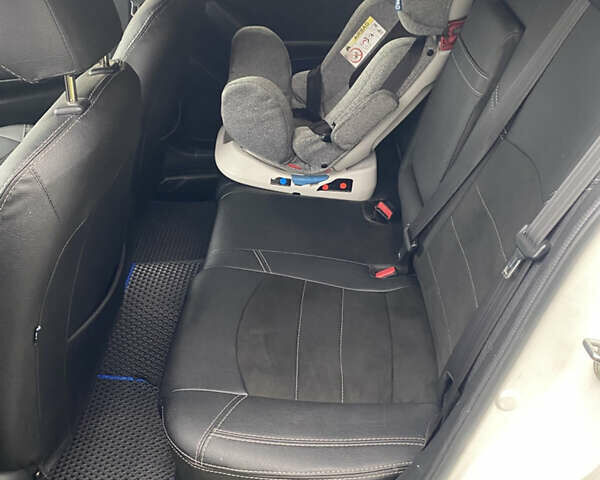 Білий Мазда 3, об'ємом двигуна 2 л та пробігом 175 тис. км за 9000 $, фото 18 на Automoto.ua