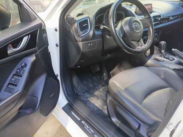 Белый Мазда 3, объемом двигателя 2 л и пробегом 166 тыс. км за 8843 $, фото 9 на Automoto.ua