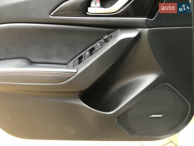 Белый Мазда 3, объемом двигателя 2 л и пробегом 160 тыс. км за 10500 $, фото 12 на Automoto.ua