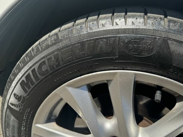 Белый Мазда 3, объемом двигателя 1.5 л и пробегом 80 тыс. км за 10800 $, фото 3 на Automoto.ua