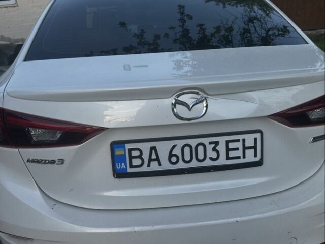 Белый Мазда 3, объемом двигателя 0 л и пробегом 175 тыс. км за 10000 $, фото 2 на Automoto.ua