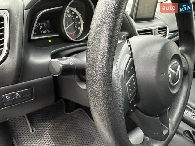 Белый Мазда 3, объемом двигателя 2 л и пробегом 173 тыс. км за 8700 $, фото 31 на Automoto.ua