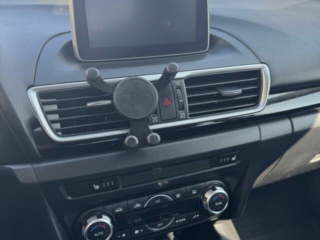 Белый Мазда 3, объемом двигателя 1.5 л и пробегом 80 тыс. км за 10800 $, фото 4 на Automoto.ua