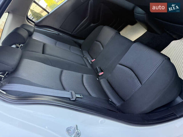 Белый Мазда 3, объемом двигателя 2 л и пробегом 114 тыс. км за 10900 $, фото 20 на Automoto.ua