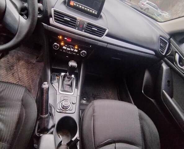 Белый Мазда 3, объемом двигателя 1.5 л и пробегом 168 тыс. км за 8999 $, фото 13 на Automoto.ua