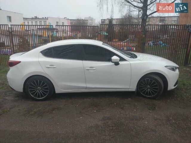 Белый Мазда 3, объемом двигателя 1.5 л и пробегом 168 тыс. км за 8999 $, фото 3 на Automoto.ua