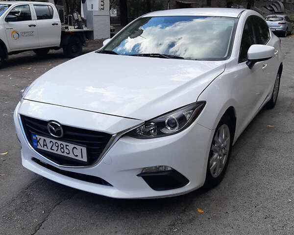 Белый Мазда 3, объемом двигателя 2 л и пробегом 211 тыс. км за 9300 $, фото 2 на Automoto.ua
