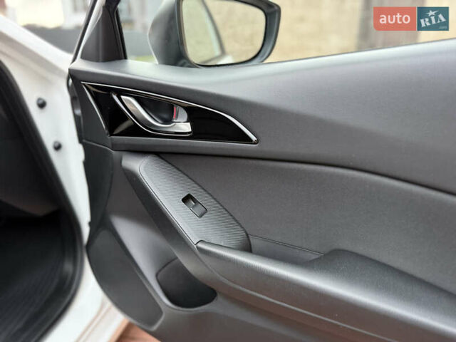 Белый Мазда 3, объемом двигателя 1.5 л и пробегом 98 тыс. км за 14300 $, фото 42 на Automoto.ua