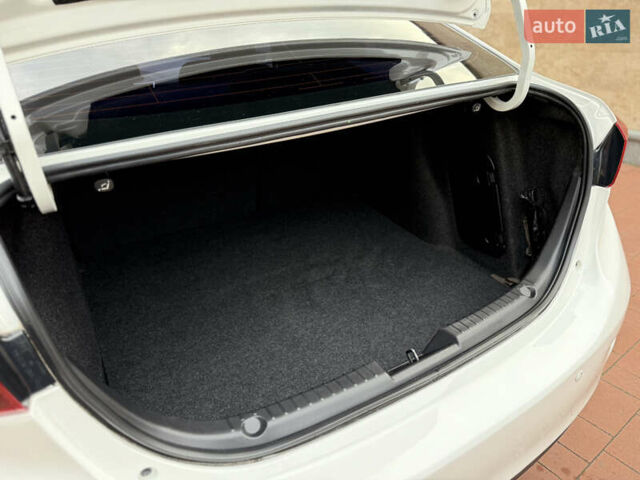 Белый Мазда 3, объемом двигателя 1.5 л и пробегом 98 тыс. км за 14300 $, фото 53 на Automoto.ua