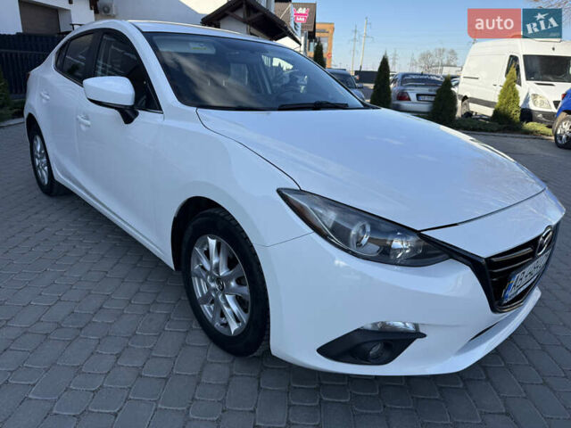 Белый Мазда 3, объемом двигателя 2 л и пробегом 114 тыс. км за 10900 $, фото 2 на Automoto.ua