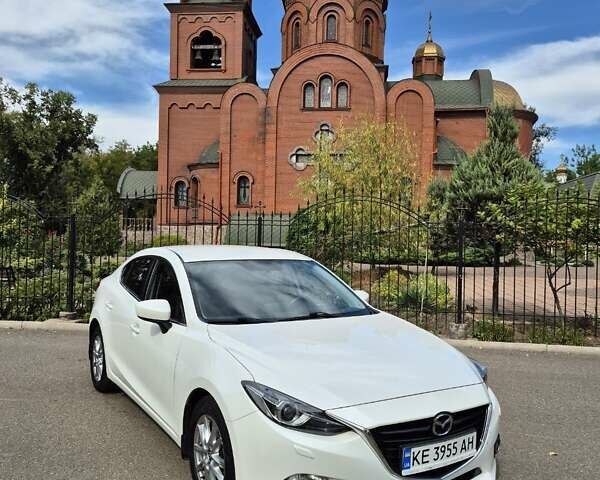 Белый Мазда 3, объемом двигателя 1.5 л и пробегом 140 тыс. км за 11999 $, фото 1 на Automoto.ua