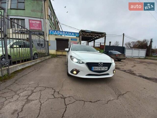 Білий Мазда 3, об'ємом двигуна 2 л та пробігом 147 тис. км за 11500 $, фото 2 на Automoto.ua