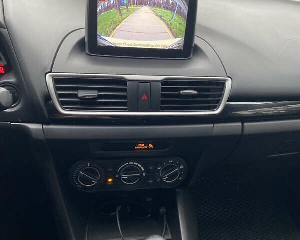 Білий Мазда 3, об'ємом двигуна 2 л та пробігом 175 тис. км за 9000 $, фото 24 на Automoto.ua