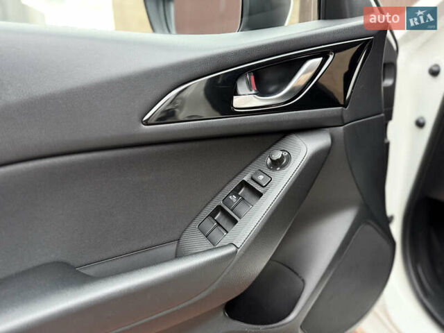 Белый Мазда 3, объемом двигателя 1.5 л и пробегом 98 тыс. км за 14300 $, фото 29 на Automoto.ua