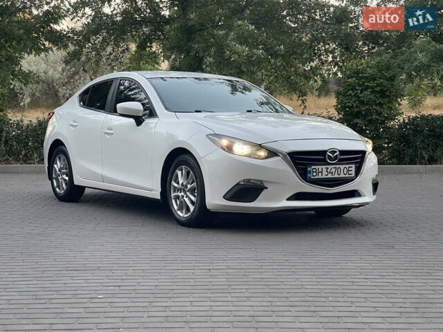 Белый Мазда 3, объемом двигателя 2 л и пробегом 200 тыс. км за 10500 $, фото 7 на Automoto.ua