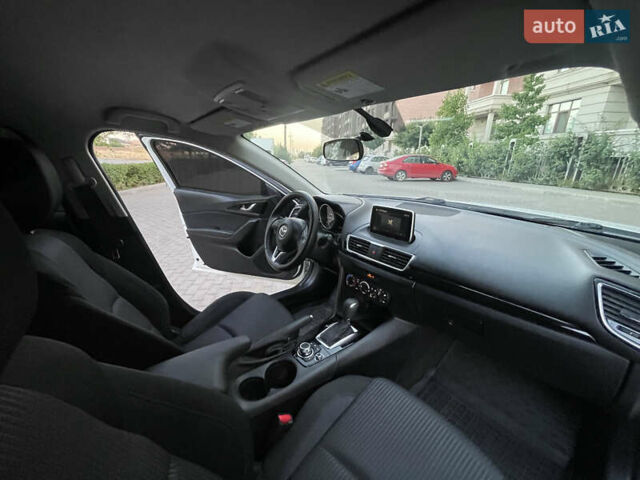 Белый Мазда 3, объемом двигателя 2 л и пробегом 200 тыс. км за 10500 $, фото 13 на Automoto.ua