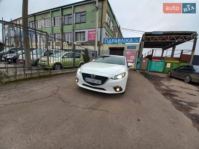 Білий Мазда 3, об'ємом двигуна 2 л та пробігом 147 тис. км за 11500 $, фото 4 на Automoto.ua