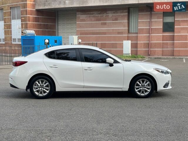 Белый Мазда 3, объемом двигателя 2 л и пробегом 200 тыс. км за 9250 $, фото 5 на Automoto.ua