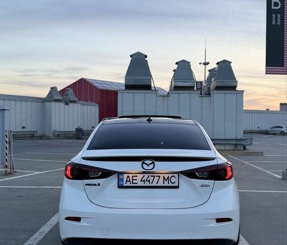 Белый Мазда 3, объемом двигателя 2 л и пробегом 178 тыс. км за 10803 $, фото 4 на Automoto.ua