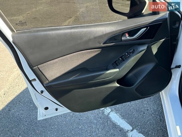 Білий Мазда 3, об'ємом двигуна 2 л та пробігом 206 тис. км за 8700 $, фото 11 на Automoto.ua