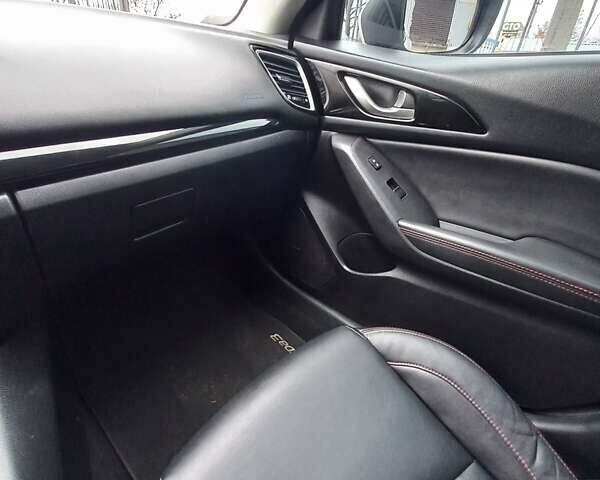 Білий Мазда 3, об'ємом двигуна 2 л та пробігом 147 тис. км за 11500 $, фото 22 на Automoto.ua