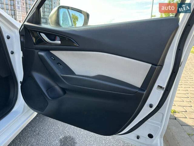 Білий Мазда 3, об'ємом двигуна 2 л та пробігом 156 тис. км за 10799 $, фото 20 на Automoto.ua