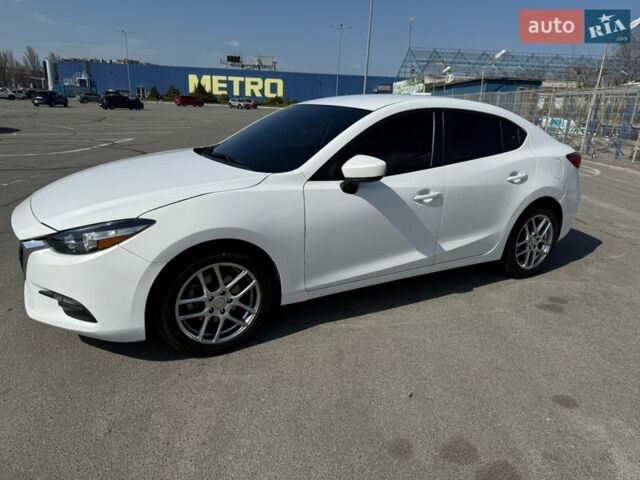 Белый Мазда 3, объемом двигателя 2 л и пробегом 87 тыс. км за 12500 $, фото 6 на Automoto.ua