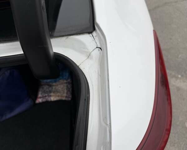 Белый Мазда 3, объемом двигателя 2 л и пробегом 142 тыс. км за 9000 $, фото 22 на Automoto.ua