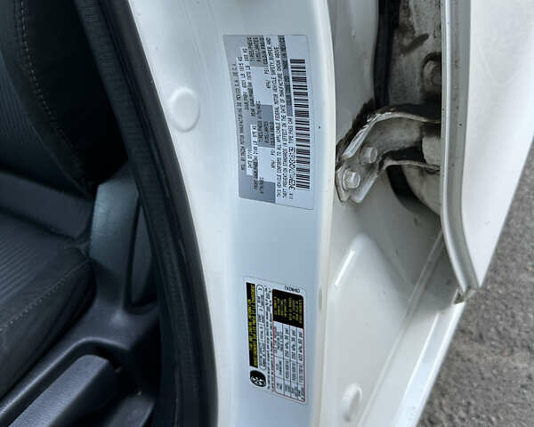 Білий Мазда 3, об'ємом двигуна 2 л та пробігом 52 тис. км за 12000 $, фото 17 на Automoto.ua