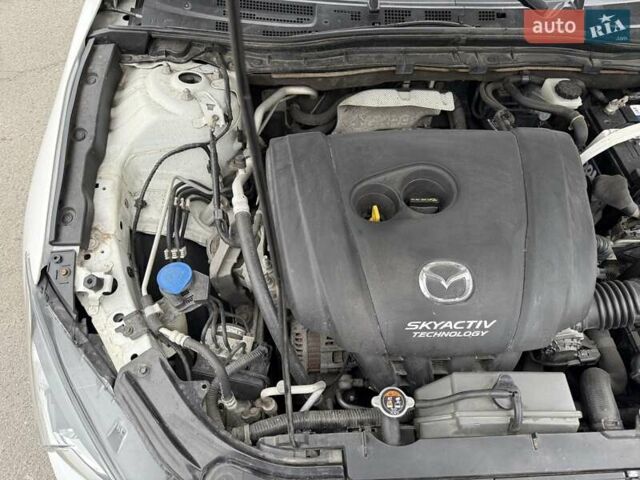 Белый Мазда 3, объемом двигателя 2 л и пробегом 142 тыс. км за 9000 $, фото 18 на Automoto.ua