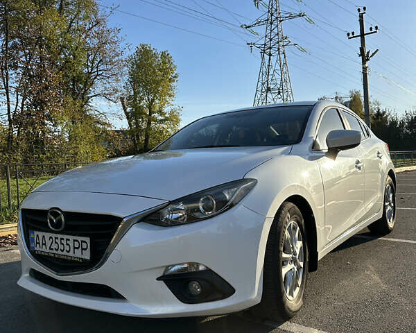 Білий Мазда 3, об'ємом двигуна 2 л та пробігом 52 тис. км за 12000 $, фото 4 на Automoto.ua