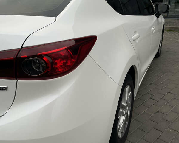 Белый Мазда 3, объемом двигателя 2 л и пробегом 168 тыс. км за 11100 $, фото 8 на Automoto.ua