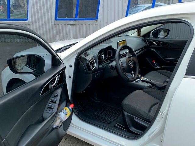 Білий Мазда 3, об'ємом двигуна 2 л та пробігом 201 тис. км за 11800 $, фото 3 на Automoto.ua